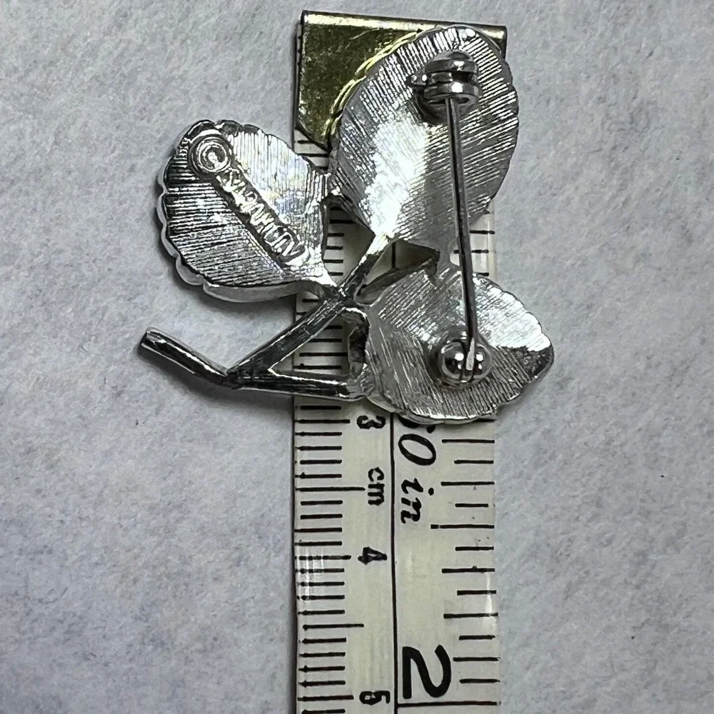 Vintage SARAH COVENTRY Silver Tone Leaf Pin Brooch Trifoliate‎ Clover Design